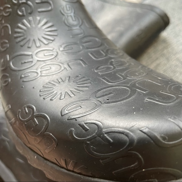 Ugg Rainboots! - Picture 8 of 11